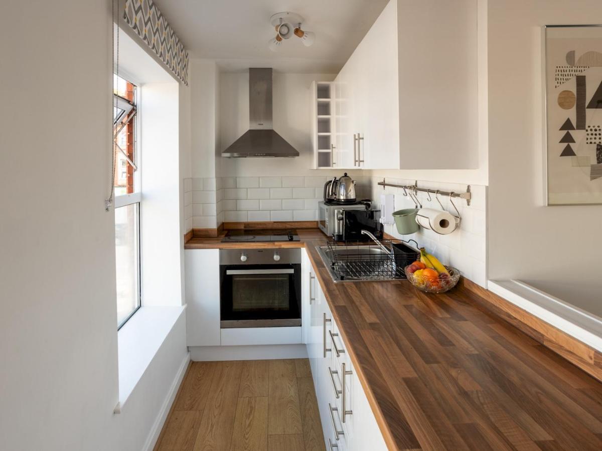 Pass The Keys Modern Stylish Apartment With Parking Bournemouth Exterior photo